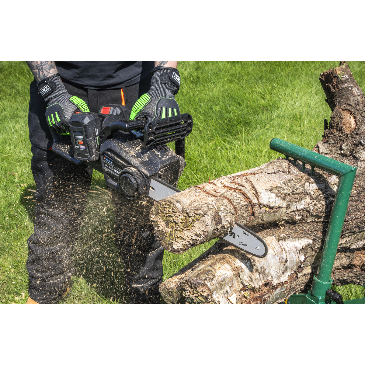 Sealey SV20 Series Chainsaw 2x20V 2Ah Li-Ion 35cm Bar Body Only CP40VCS