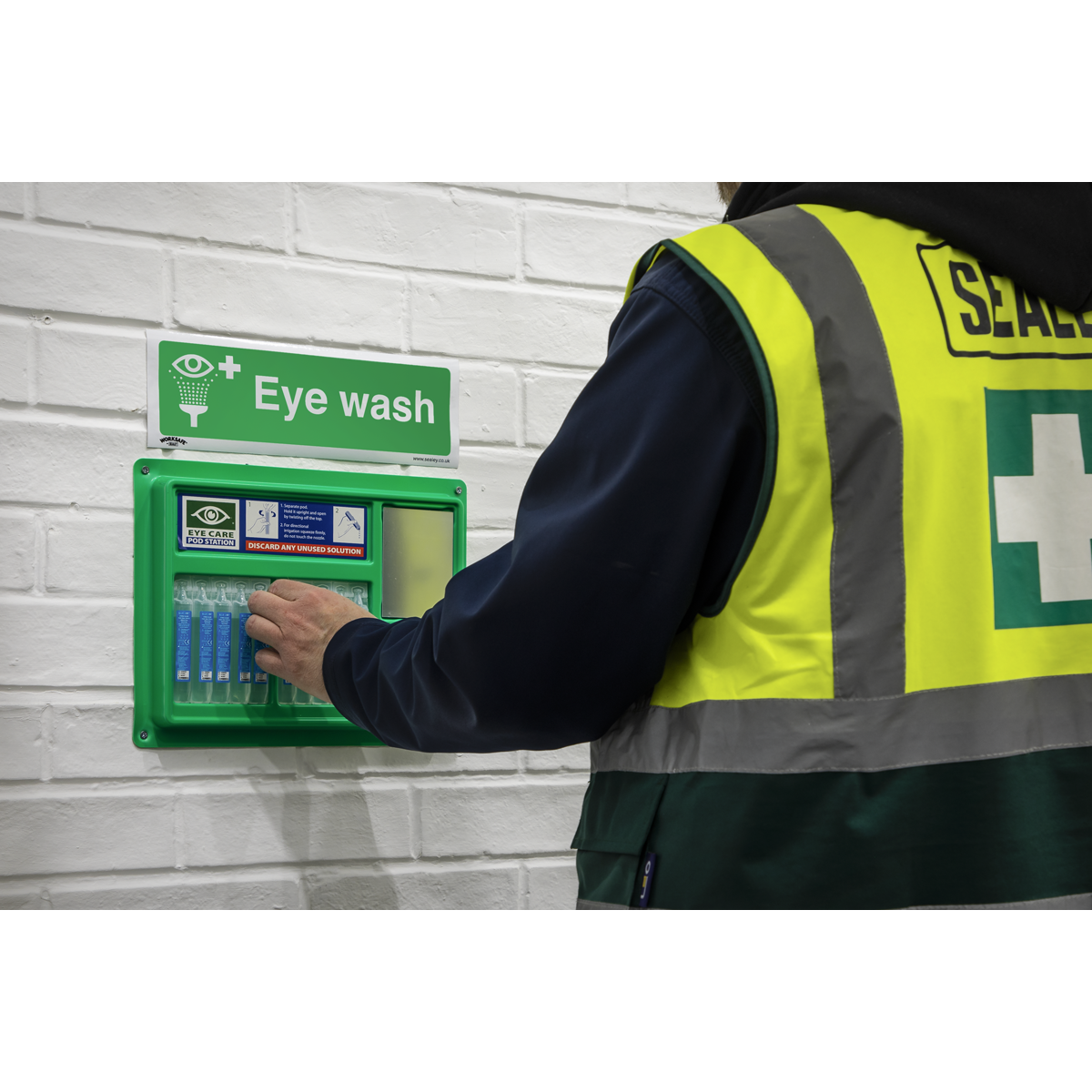 Sealey Eye Wash Station With Shatterproof Mirror & Saline Solution Pods EWS02