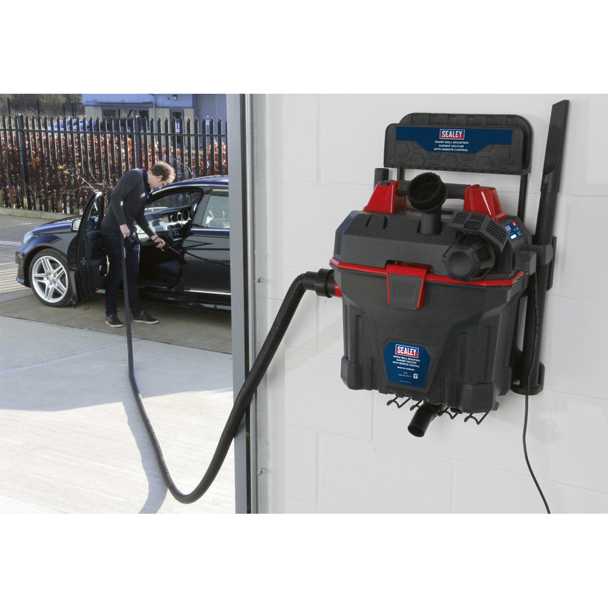 Sealey Garage Vacuum Cleaner 1500W With Remote Control & Wall Mounting GV180WM