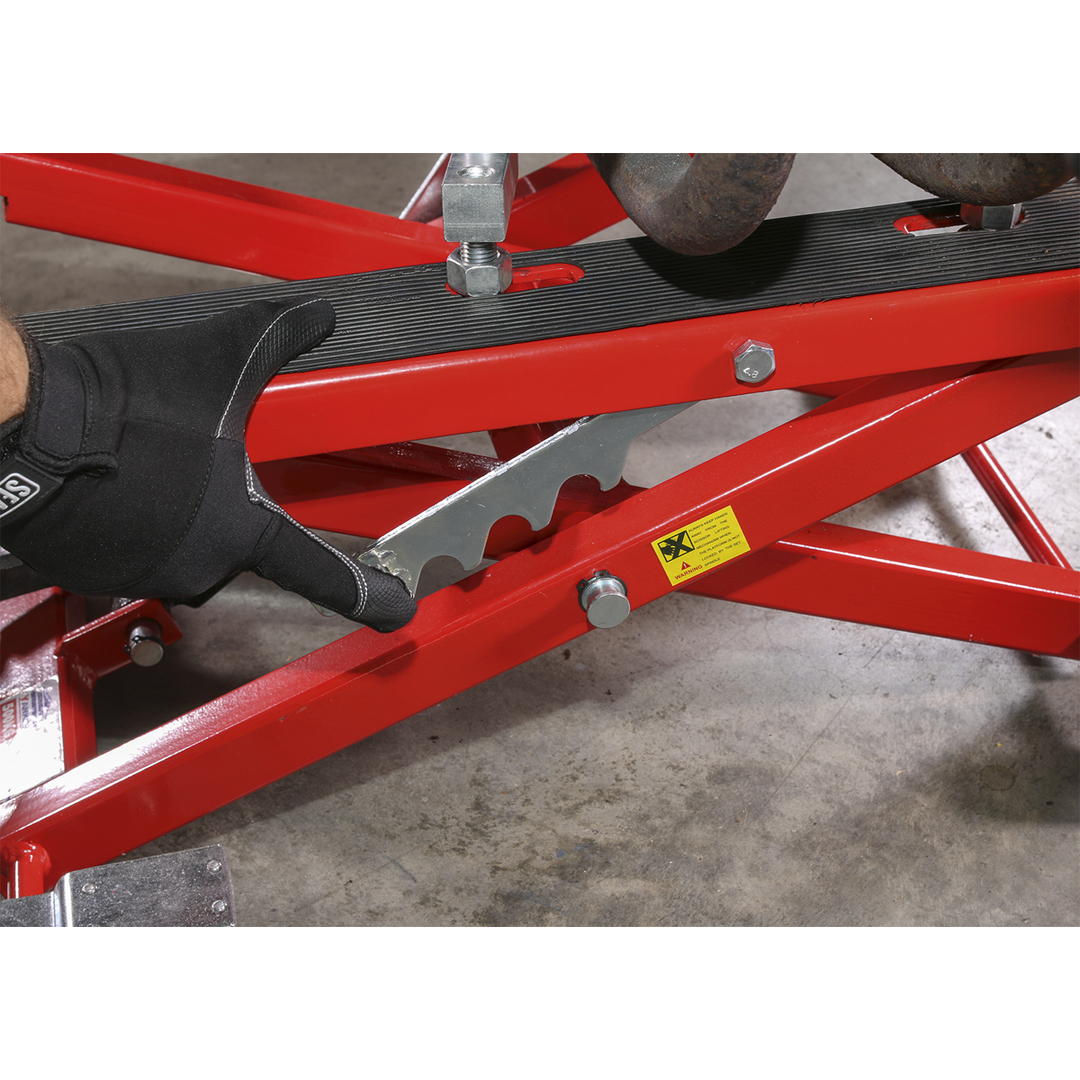 Sealey Scissor Motorcycle Lift With Frame Supports Capacity 500kg MC4500