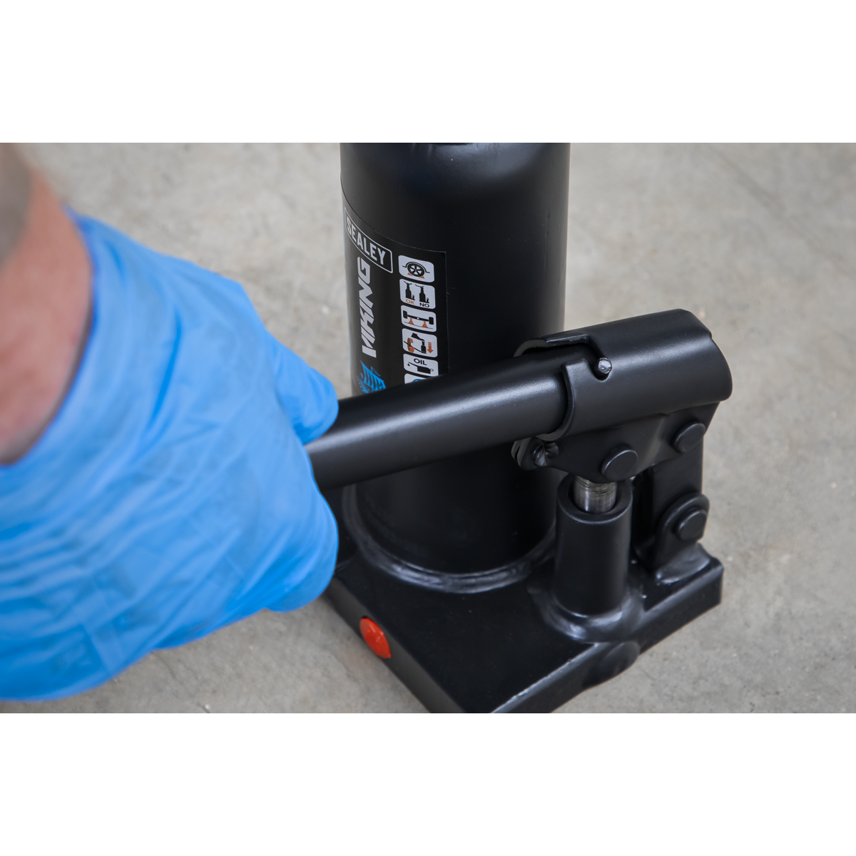 Sealey Bottle Jack Lift 3 Tonne With Overload Valve & 2-Piece Handle PBJ3S