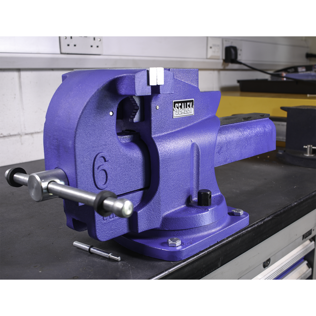 Sealey 150mm Quick Action Swivel Base Cast Iron Vice With Bench Mounting QAV150