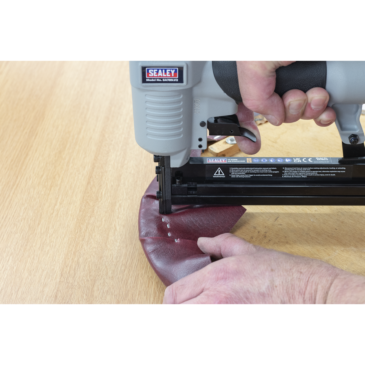 Sealey Air Staple Gun Aluminium Body & Rubber Grip Handle 13-32mm SA789