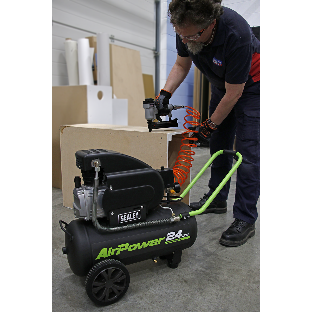Sealey Compressor 24 Litres Direct Drive 2hp 230v 130L/min 116psi Black SAC2420E
