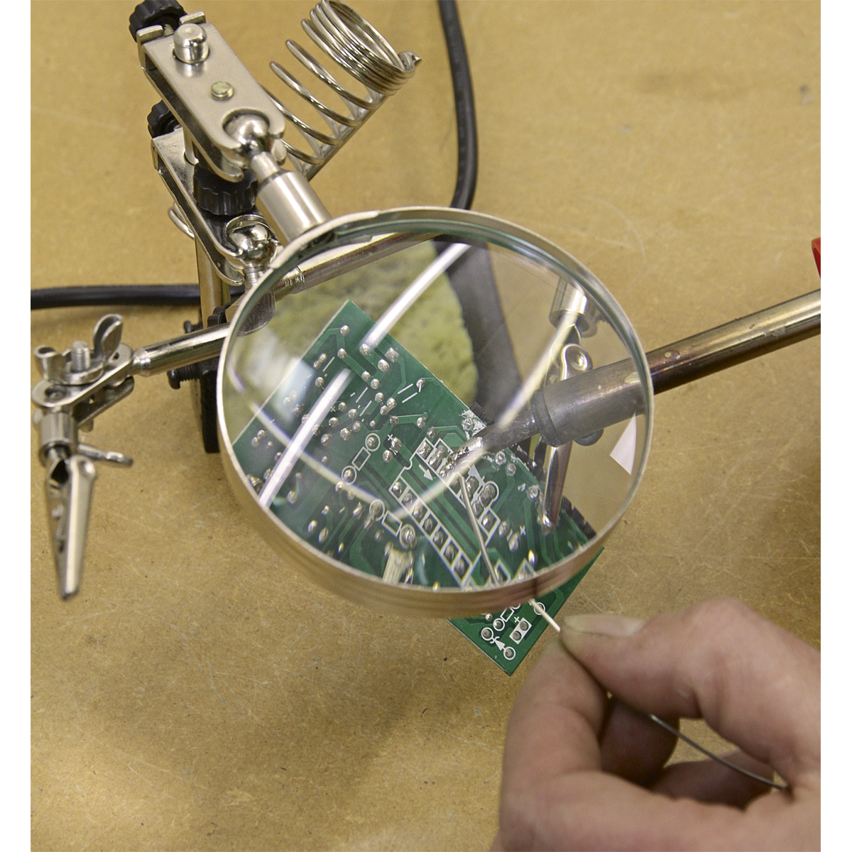 Sealey Mini Robot Soldering Stand With Magnifier & Iron Holder Daily Use SD150H