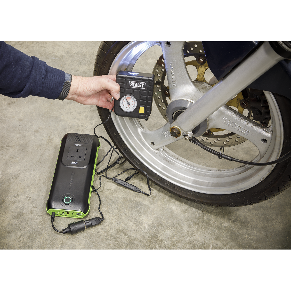 Sealey Power Pack With Work Light 160W AC 31200mAh Lithium-Ion Battery SPB160W