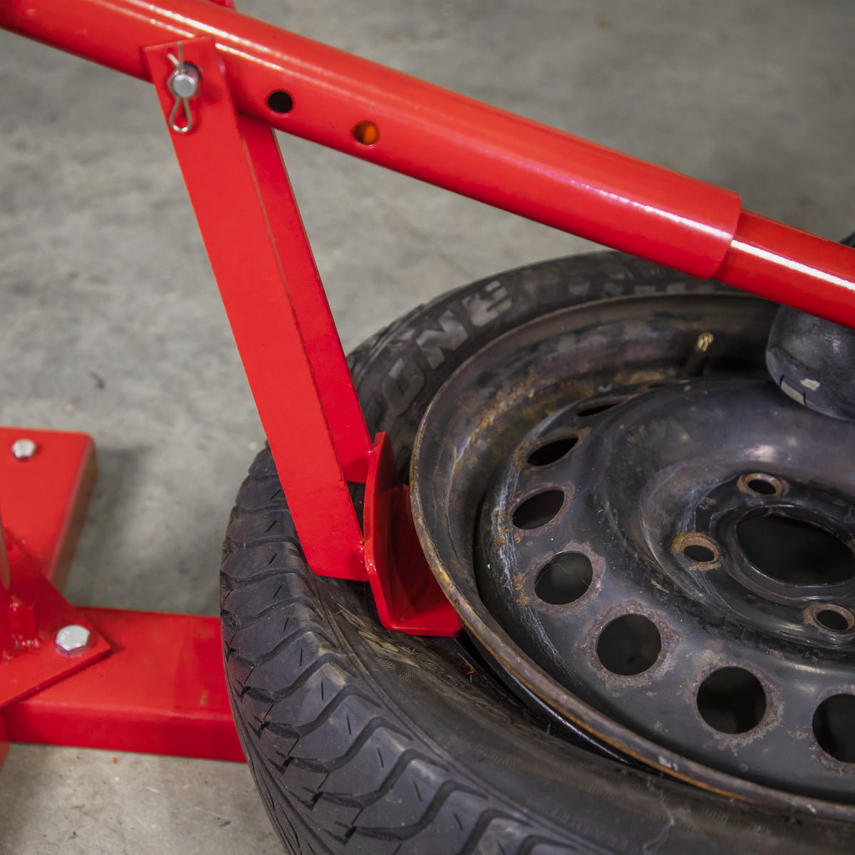 Sealey Manual Tyre Changer Steel Construction With Tyre Bar - Red TC960