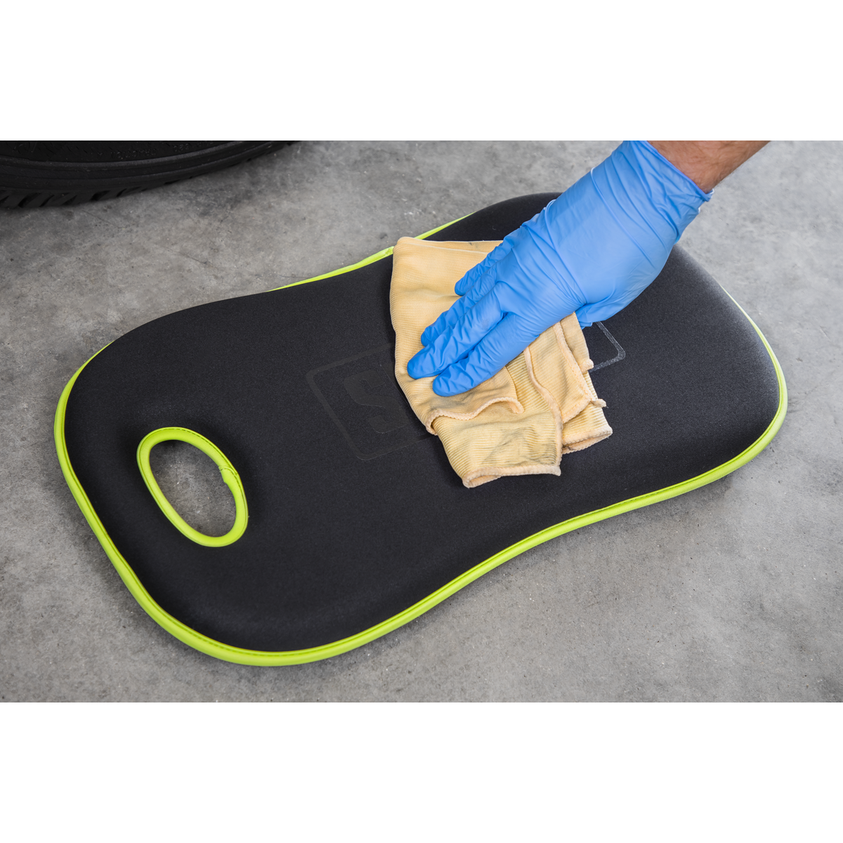 Sealey Kneeling Mat Premium EVA With Cut-Out Handle 470 x 280 x 40mm VS8595