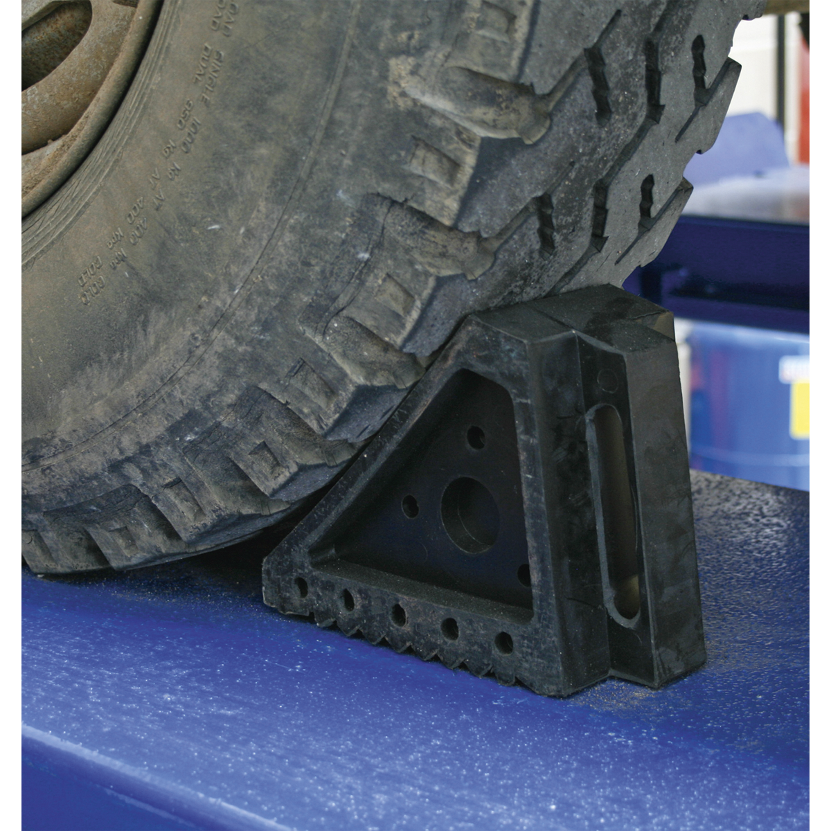 Sealey Rubber Wheel Chocks 2.0kg x2 Brake Stopper Tyre Saver Wedge Block WC01