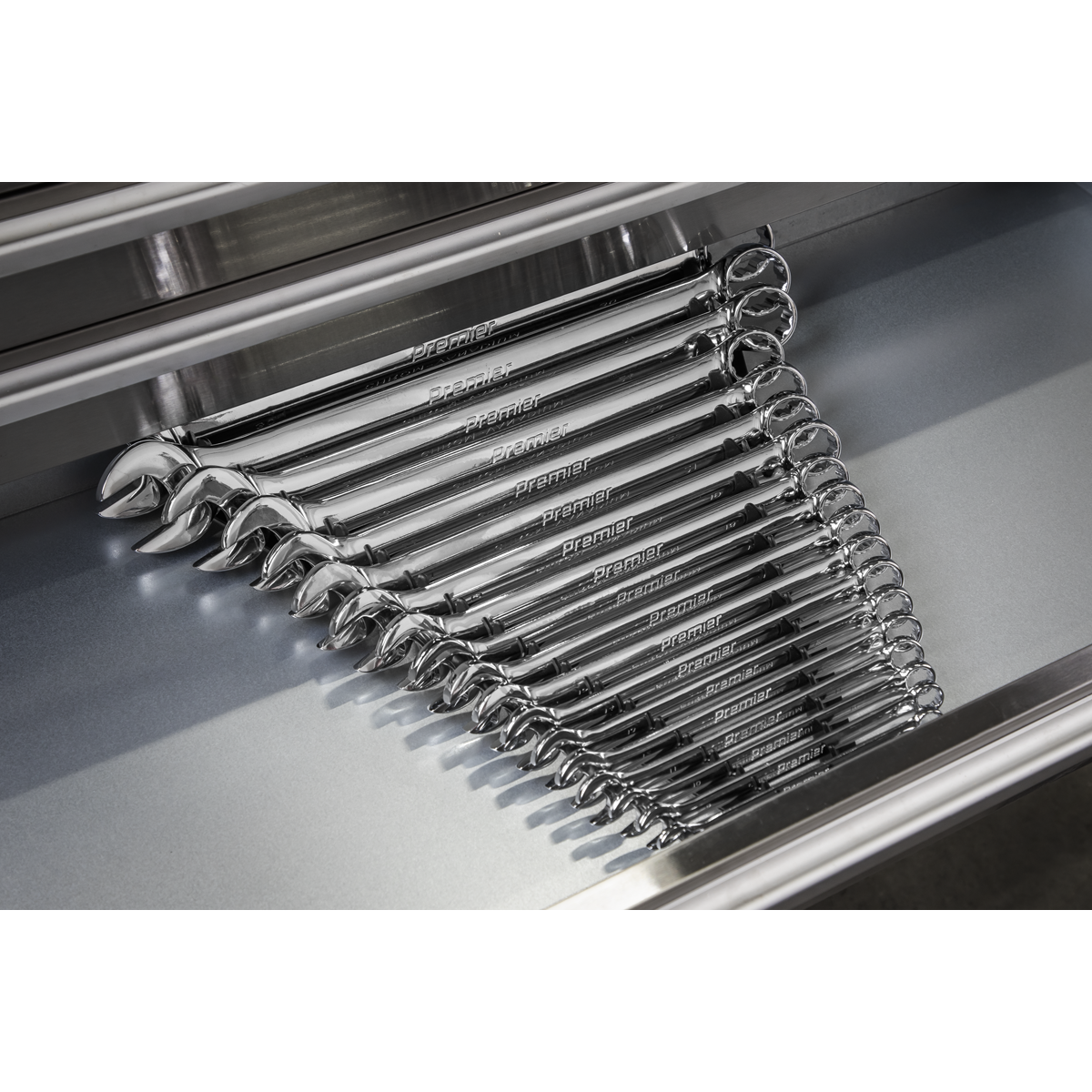 Sealey Premier Sharks Teeth Spanner Rack 2 Pieces 20 Capacity 425mm Long WR01