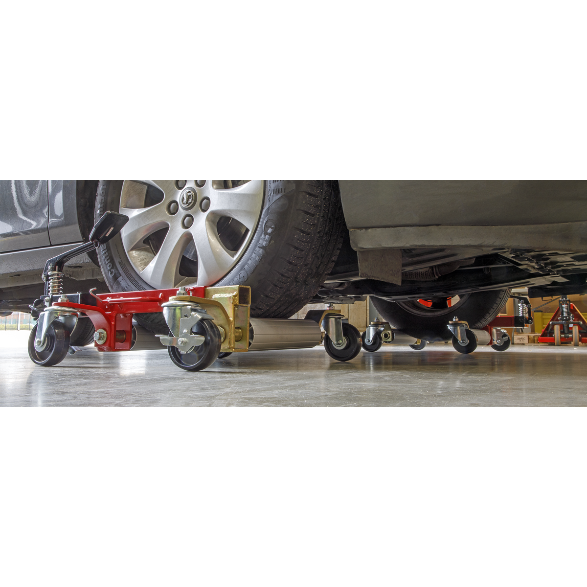 Sealey Wheel Skate Hydraulic With Four Ø100mm Nylon Castors 680kg Capacity WS680