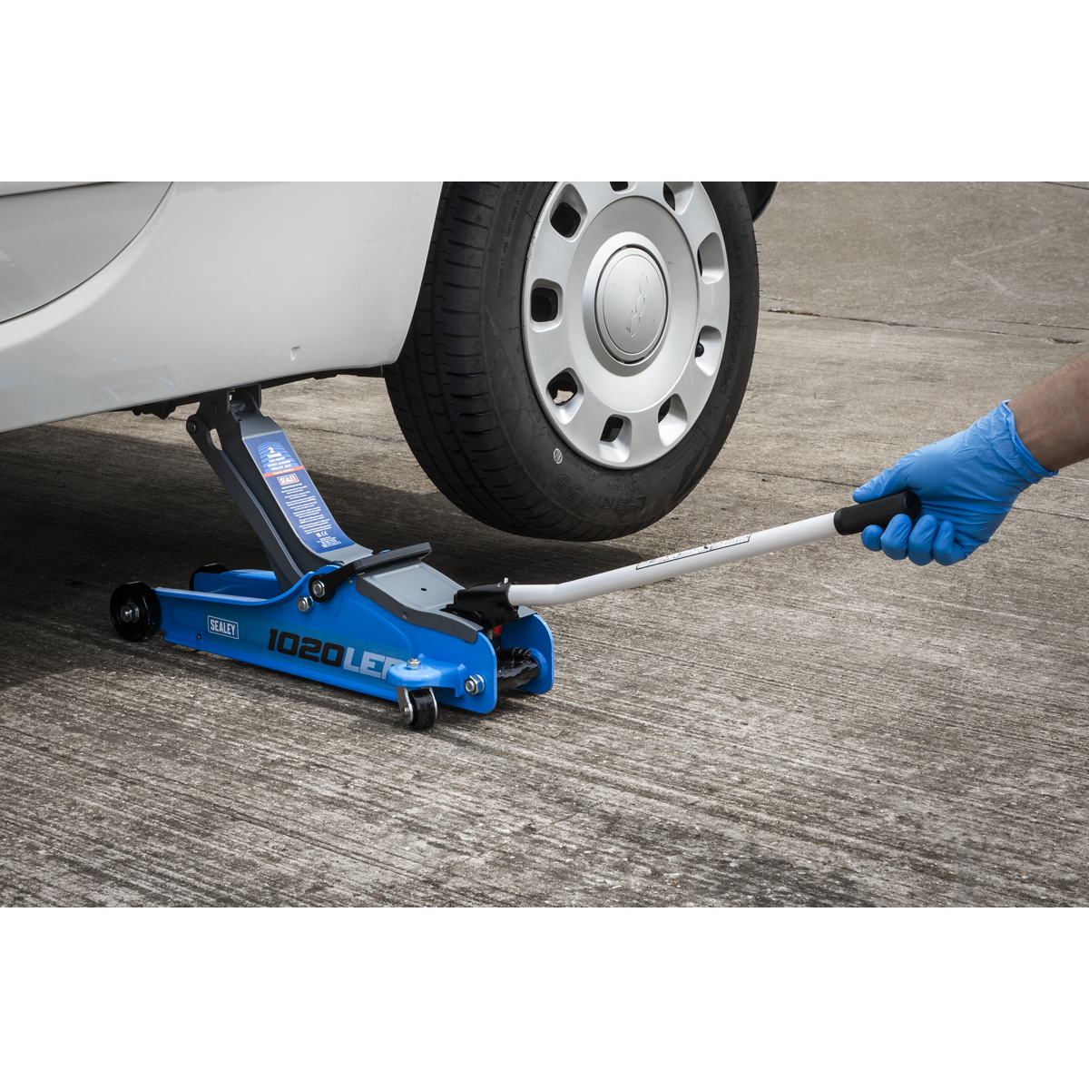 Sealey 2 Tonne Low Profile Trolley Jack Hydraulic Lift Heavy Duty Car Floor Blue