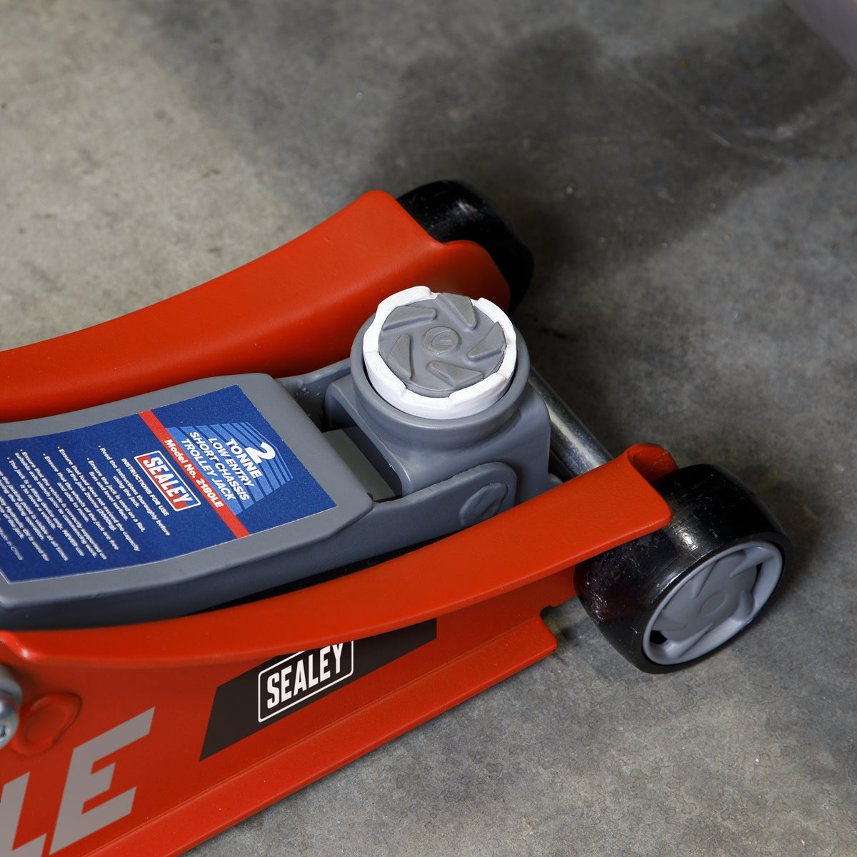 Sealey Handle Trolley Jack 2 Tonne Low Profile Short Chassis Red 2180LE