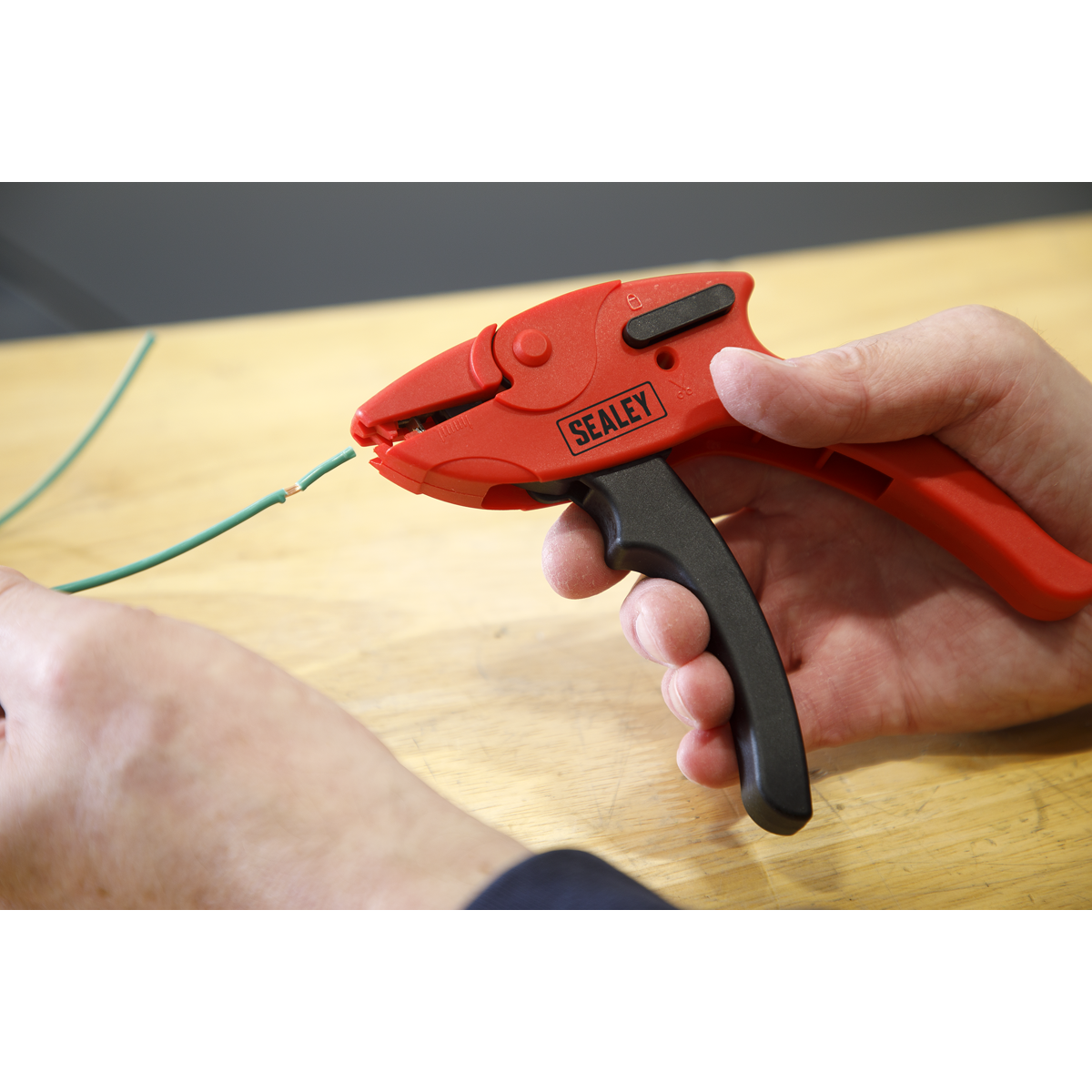 Sealey Automatic Pistol Grip Wire Stripping Tool With Handle Lock AK2269
