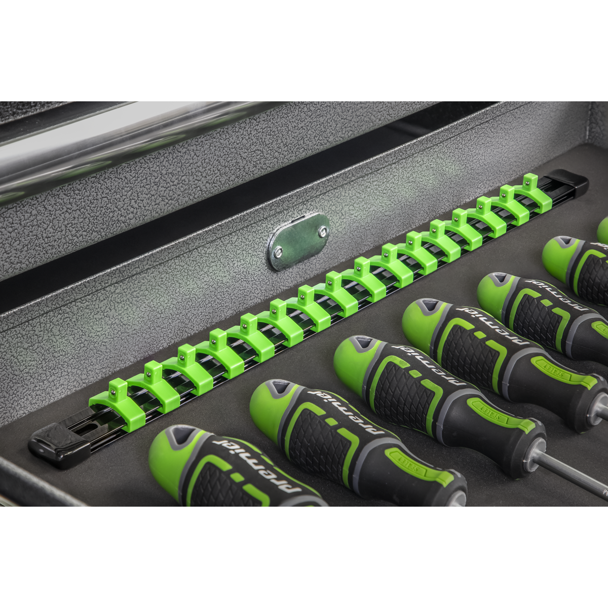 Sealey Socket Retaining Rail With 16 Clips 1/4" Square Drive Green AK27052HV