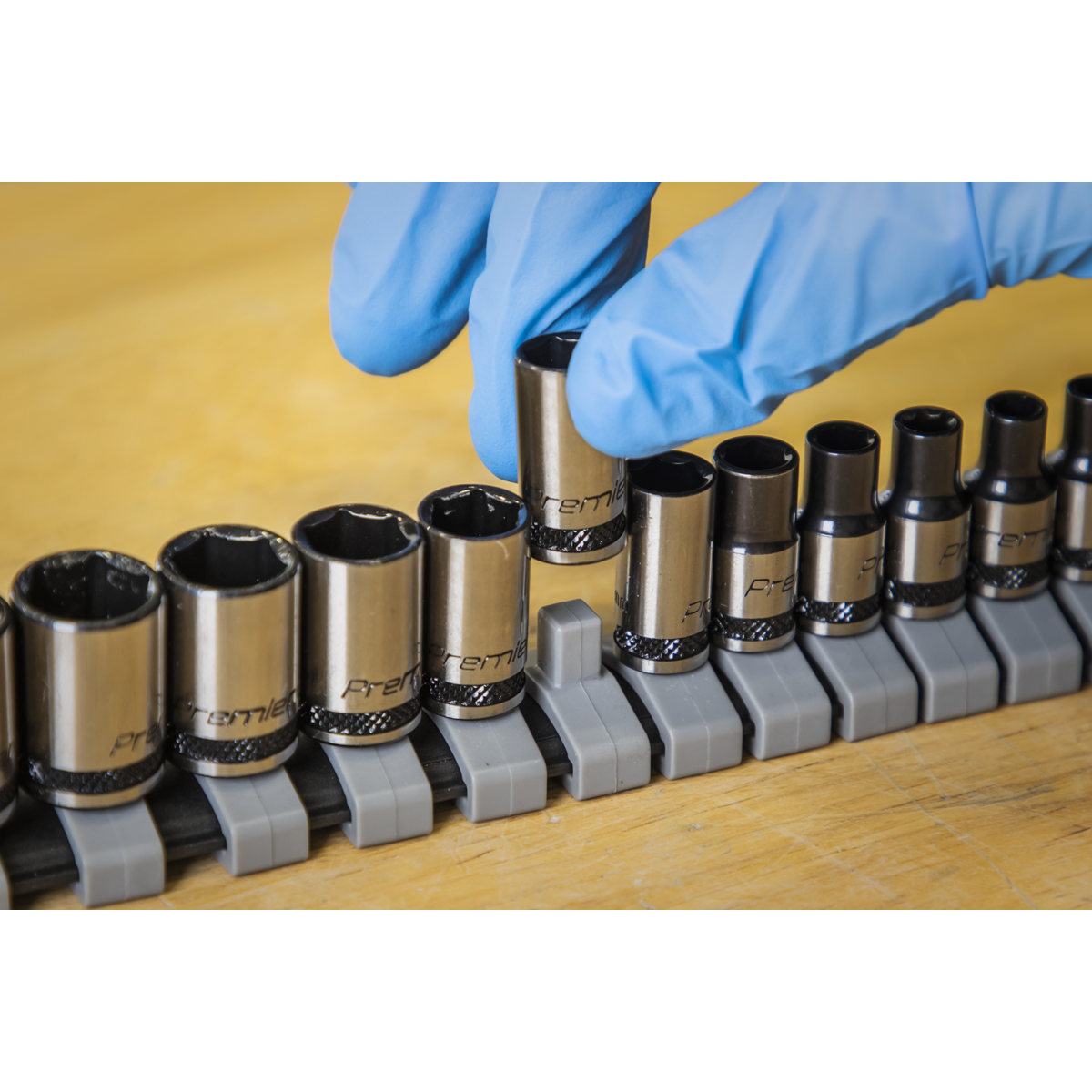 Sealey 13 Pcs 1/4" Drive Socket Set Chrome Vanadium Steel - Black Series AK7990