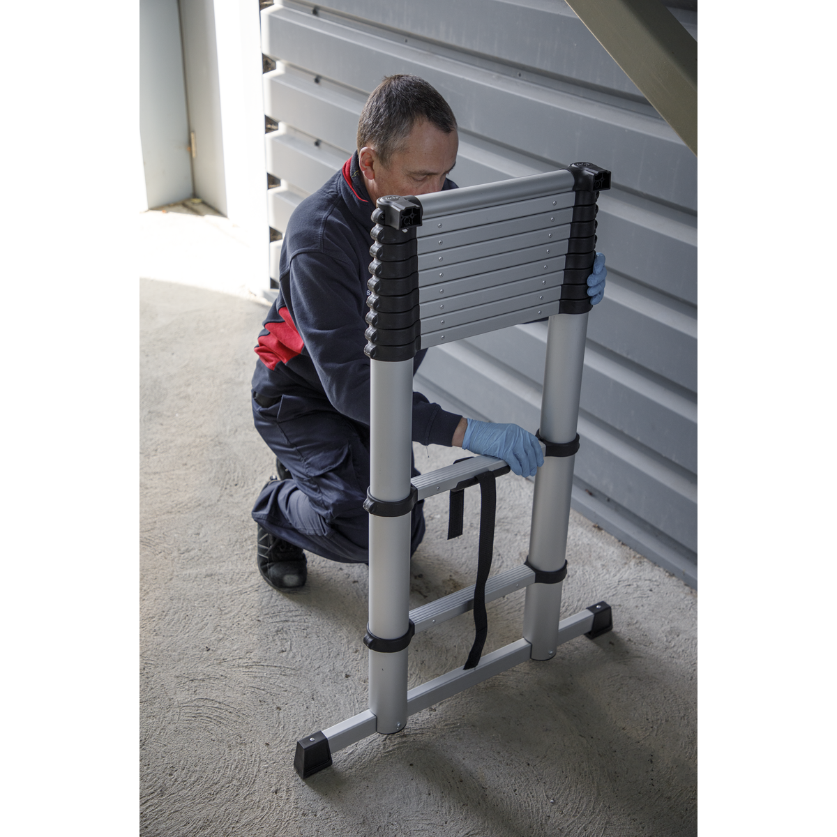 Sealey Aluminium Telescopic Ladder 11-Tread Professional Lightweight ATL11