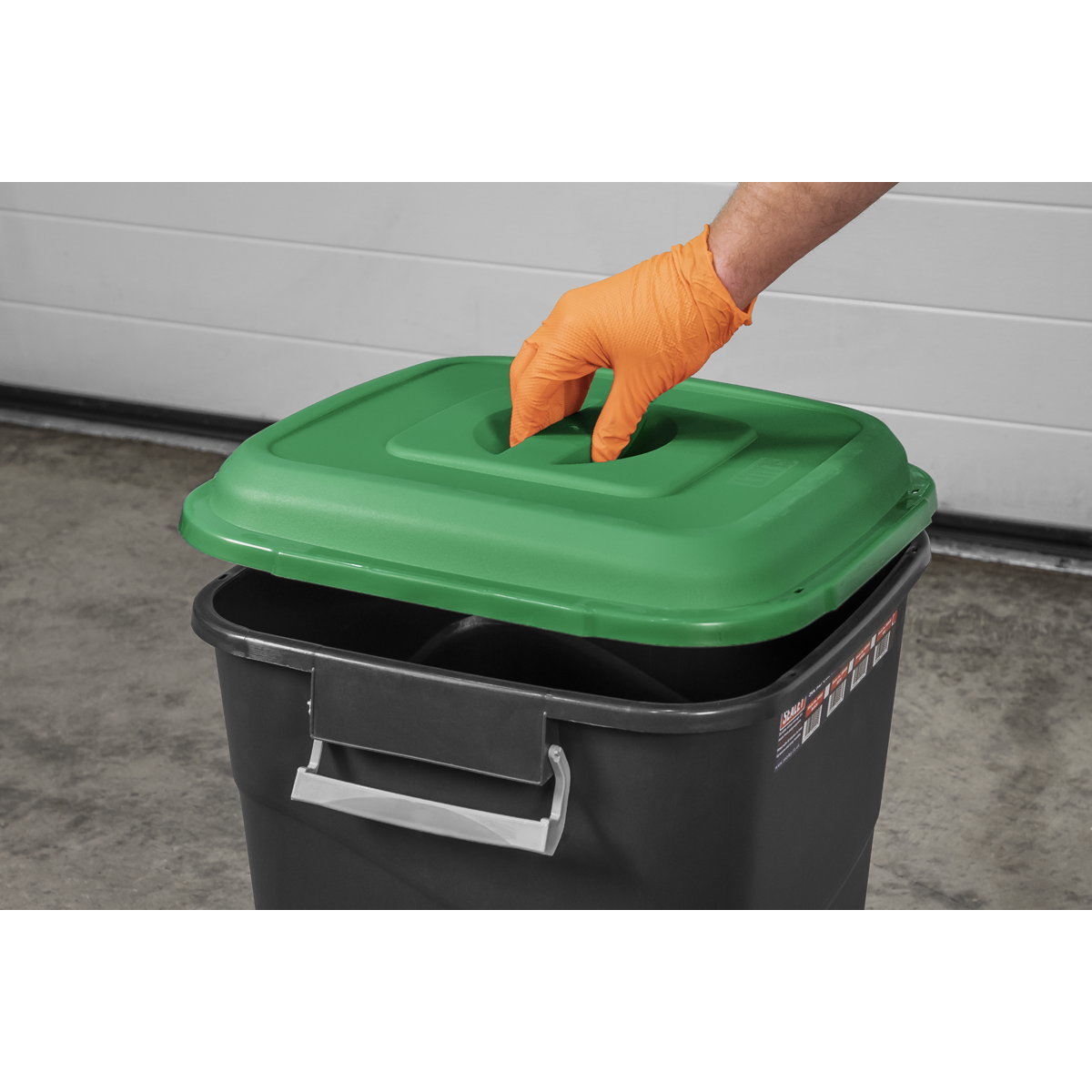 Sealey Durable Refuse Storage Bin Suitable For Outdoor Use 95 Litres Green BM95G