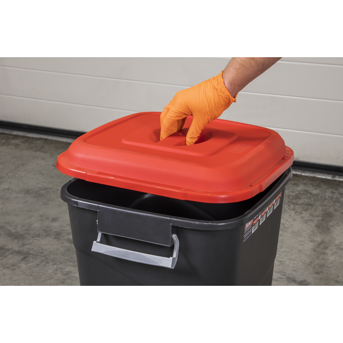Sealey Durable Refuse Storage Bin Suitable For Outdoor Use 95 Litres Red BM95R