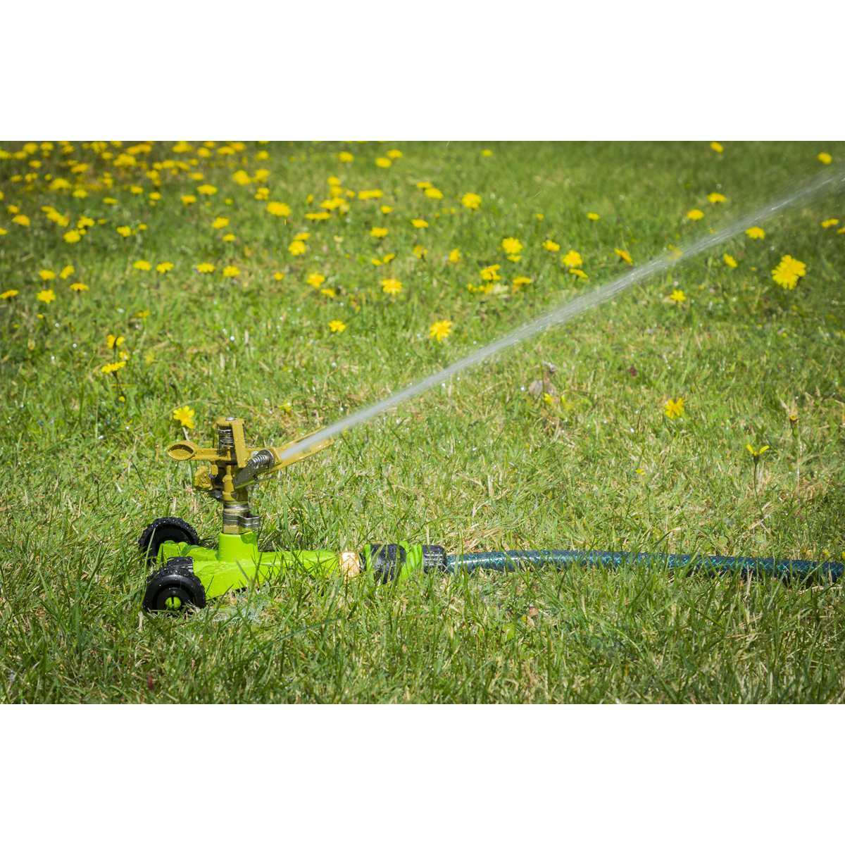 Sealey Pulsating Sprinkler Ø20m Maximum With Metal Wheeled Base JS2034
