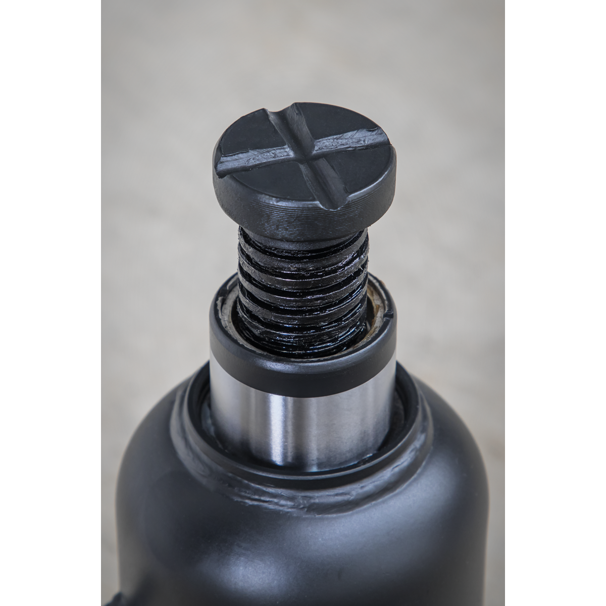 Sealey Bottle Jack Lift 12 Tonne With Overload Valve & 2-Piece Handle PBJ12S
