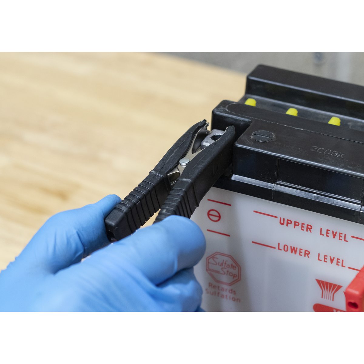 Sealey 12V 4A Automatic Battery Charger & Maintainer Charge 40-80Ah IP33 SBC4