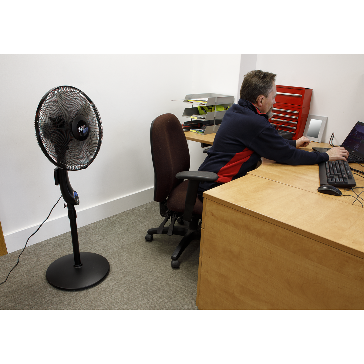 Sealey 16" Quiet High Performance Oscillating Pedestal Fan - Black SFF16Q