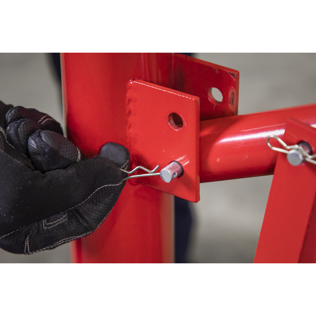 Sealey Manual Tyre Changer Steel Construction With Tyre Bar - Red TC960