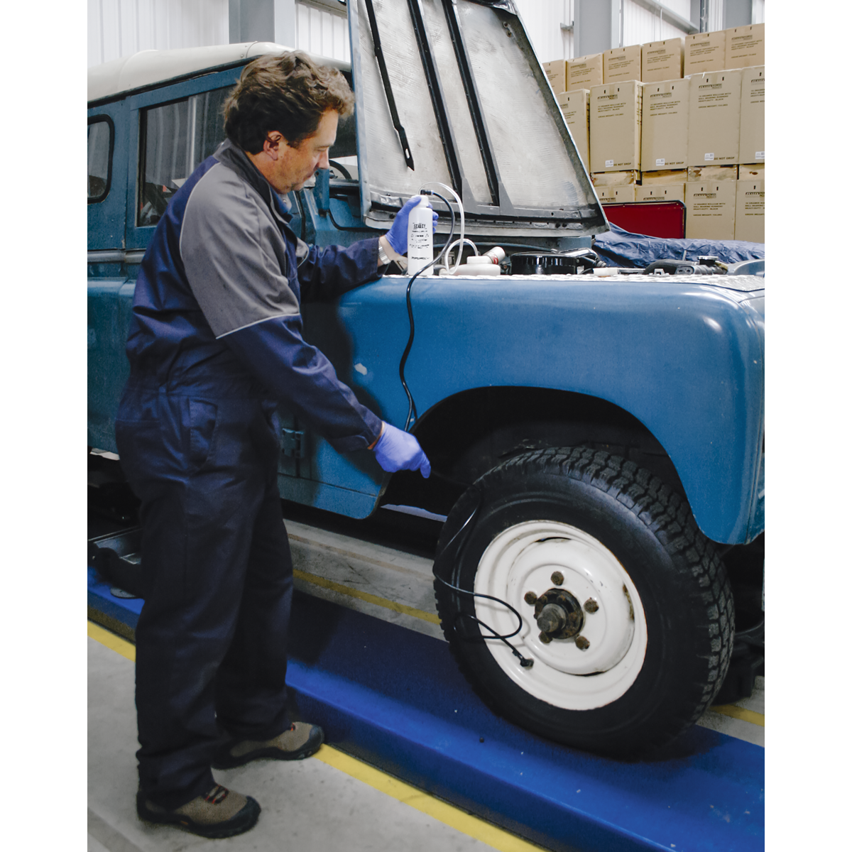 Sealey Automatic Brake & Clutch Bleeder With Extra-Long Air Hose VS0205