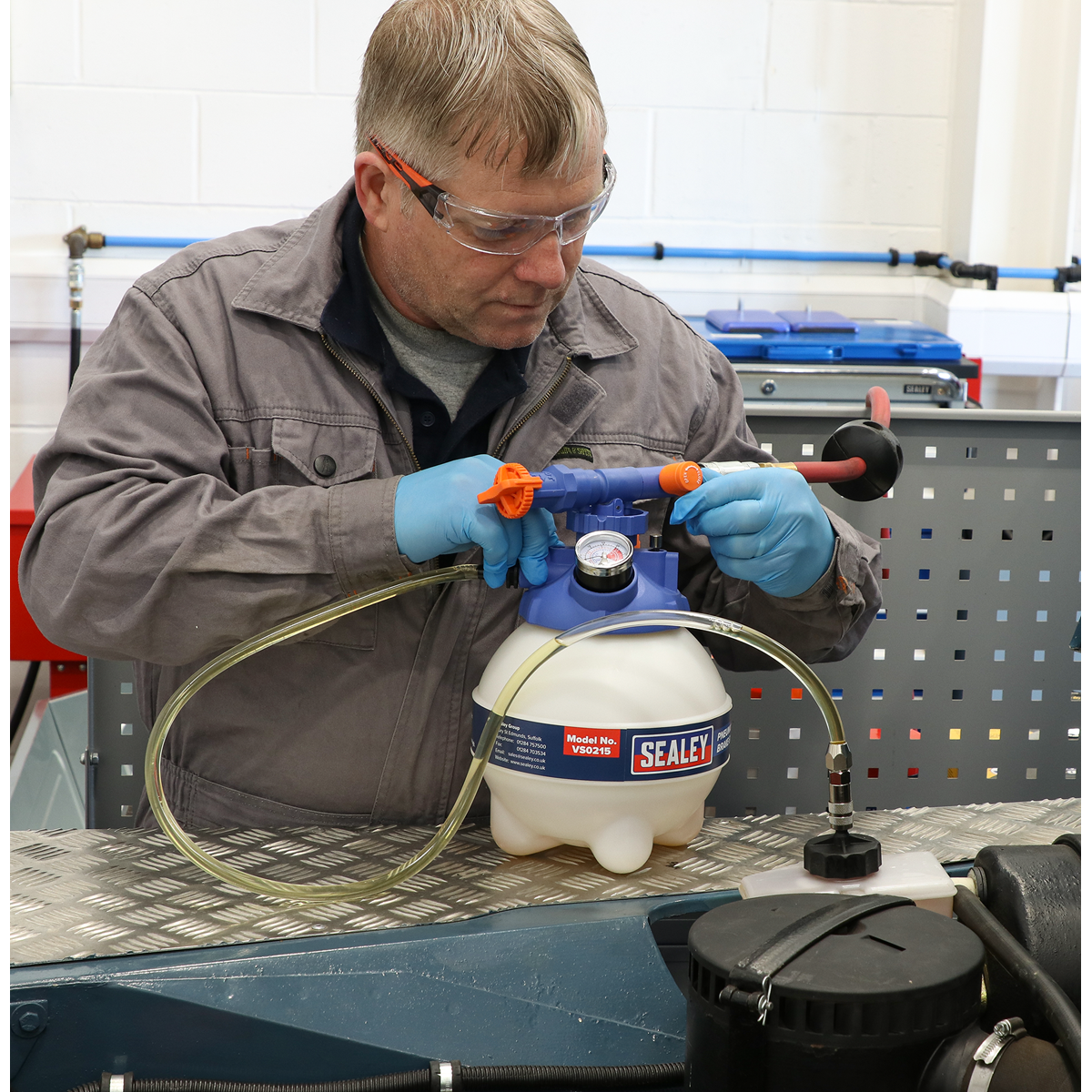 Sealey One-Person Professional Pneumatic Brake Bleeder 3L Reservoir VS0215
