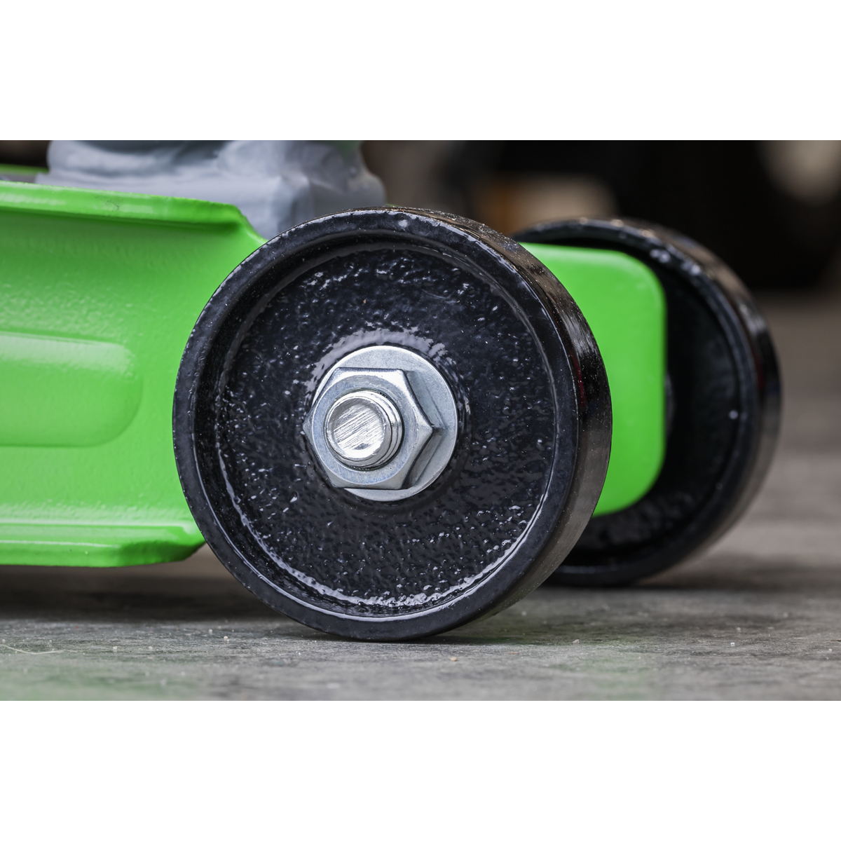 Sealey 2 Tonne Trolley Jack Low Entry Short Chassis Hi-Vis Green 1020LEHV