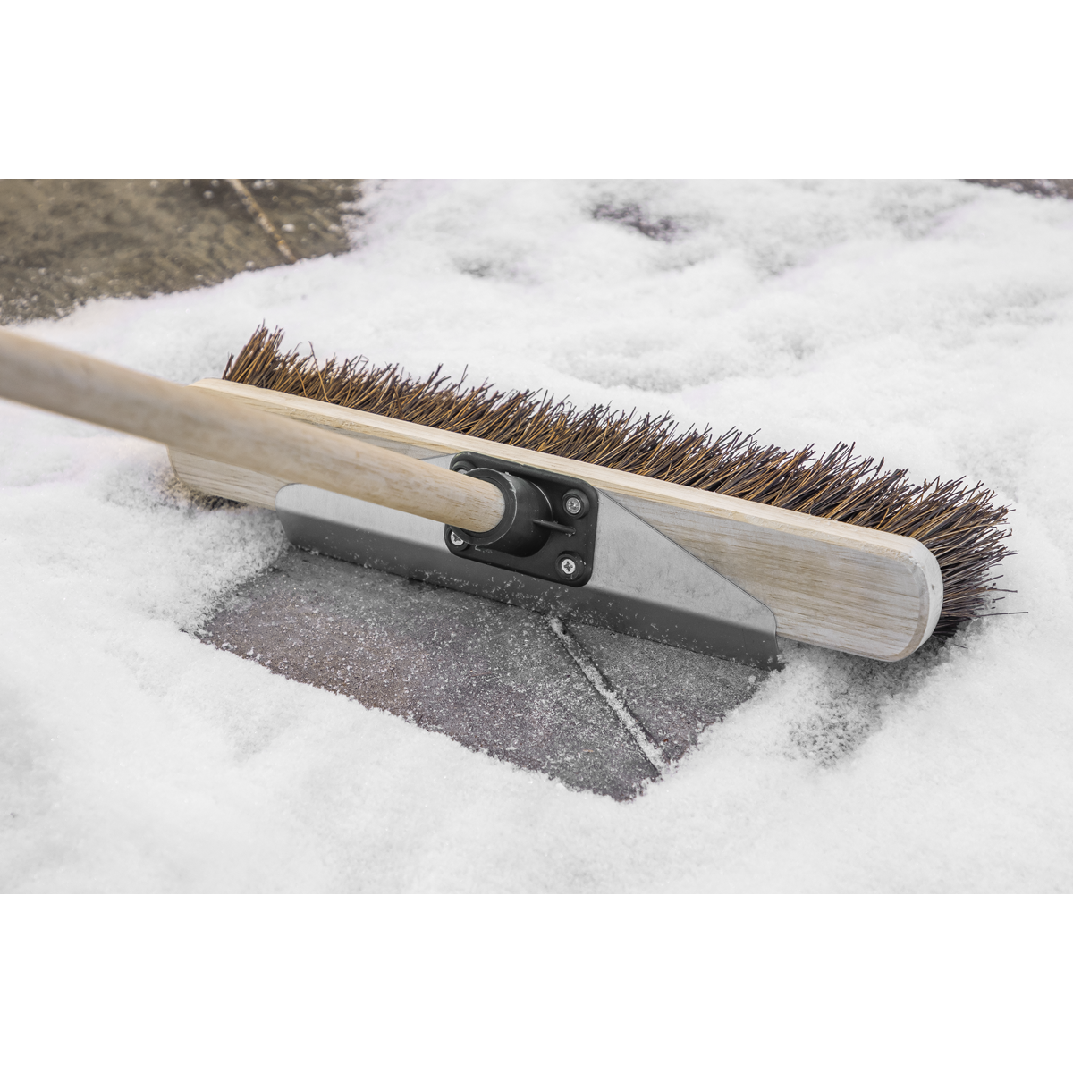 Sealey Heavy Duty Broom + Ice Snow Scraper 16" 405mm Stiff Hard Bristle BM16SC
