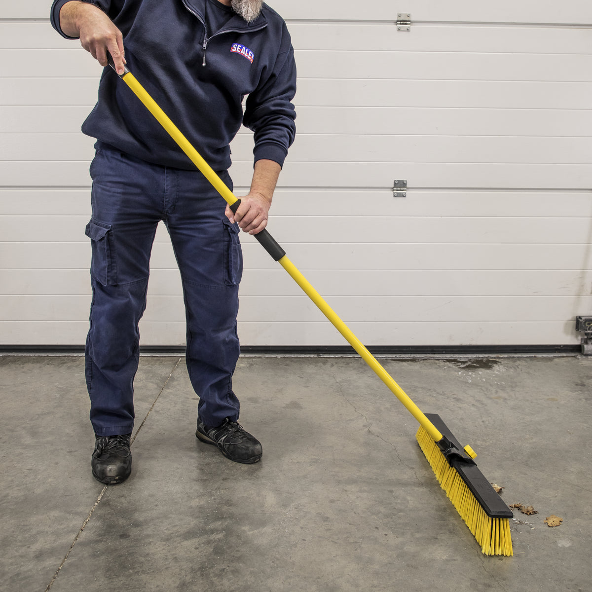 Sealey Bulldozer Yard Broom 24" 600mm Hard Wearing Sweeper + Steel Handle BM24HX