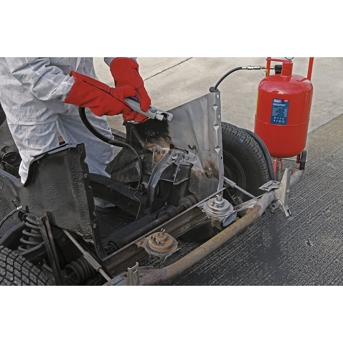 Sealey Shot & Soda Blasting Kit With Lined Leather Welding Gauntlets SBKITA