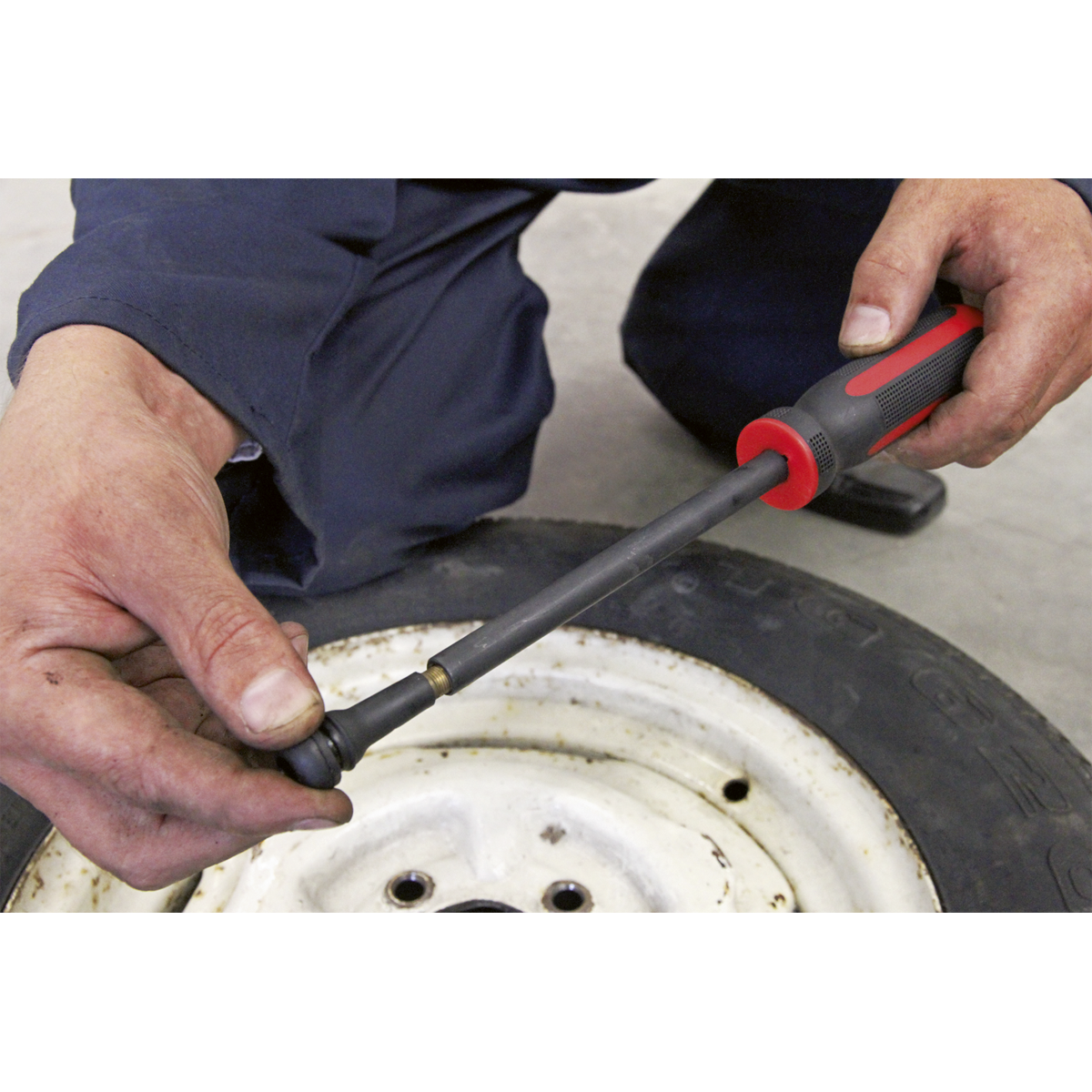 Sealey Tyre Valve Removal/Installation Tool Works on Steel Wheels TSTVRK
