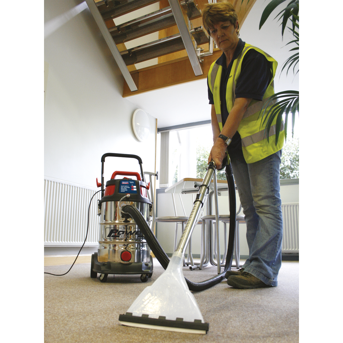Sealey Valet Machine Wet & Dry With Two Fixed Wheels 30L Stainless Bin VMA915