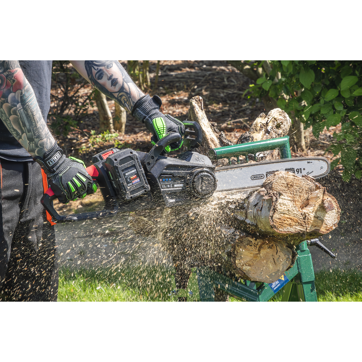 Sealey SV20 Series Chainsaw 2x20V 2Ah Li-Ion 35cm Bar Body Only CP40VCS