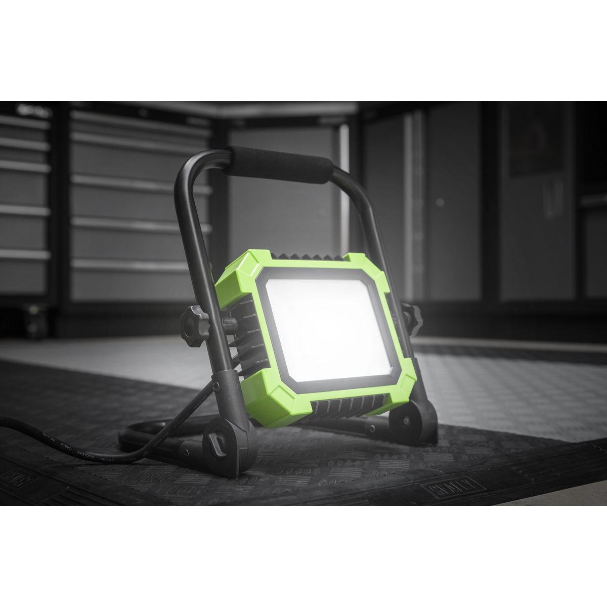 Sealey Portable Floodlight Torch Lamp 24W SMD LED 230V 3000 Lumens LED24WL