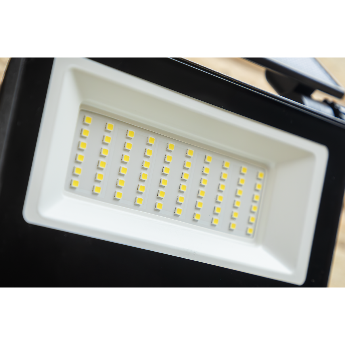 Sealey Extra-Slim Solar Floodlight With Wall Bracket 30W SMD LED 3000LM LED30S