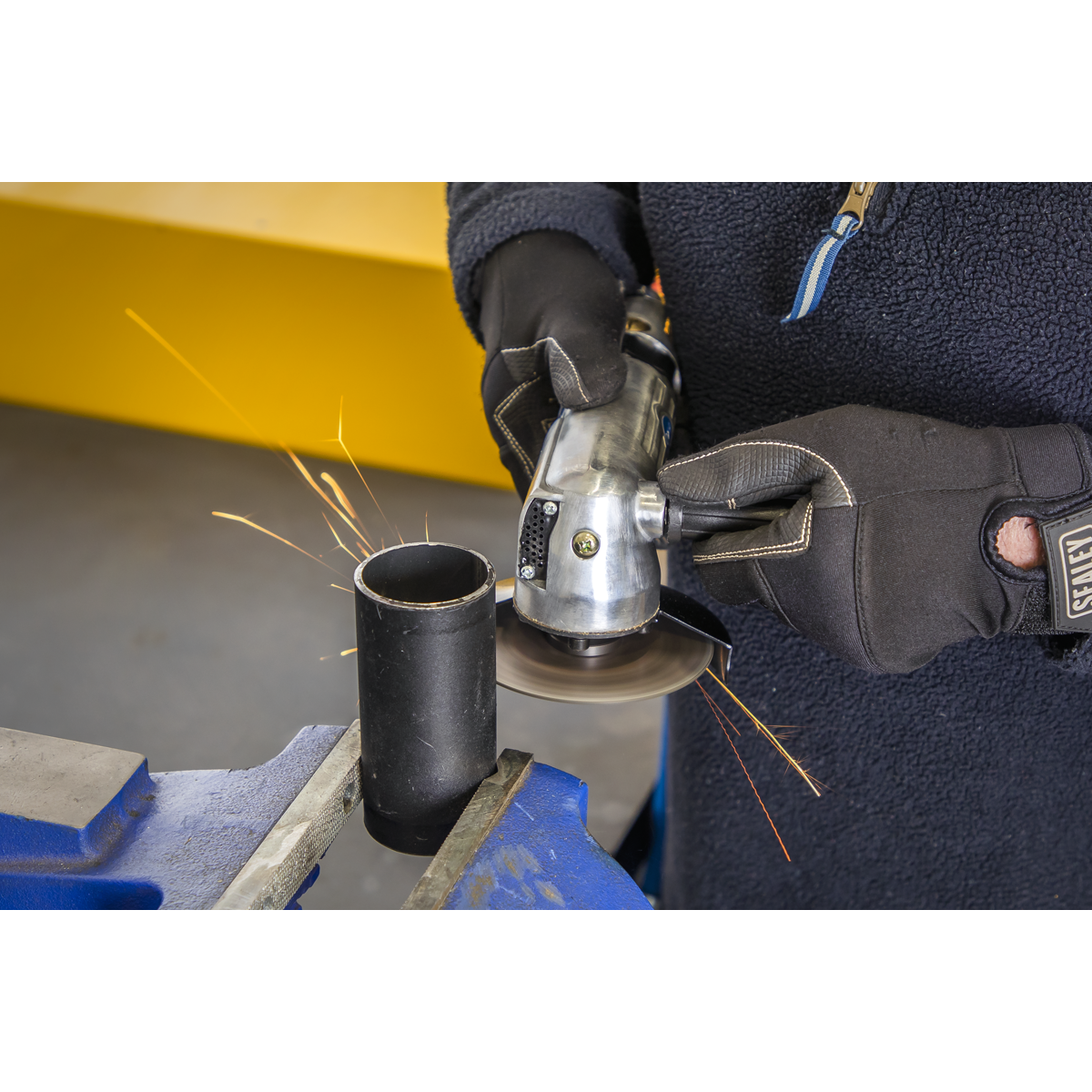 Sealey 100mm Air Angle Grinder Aluminium Body & Bevel Gear Housing SA44