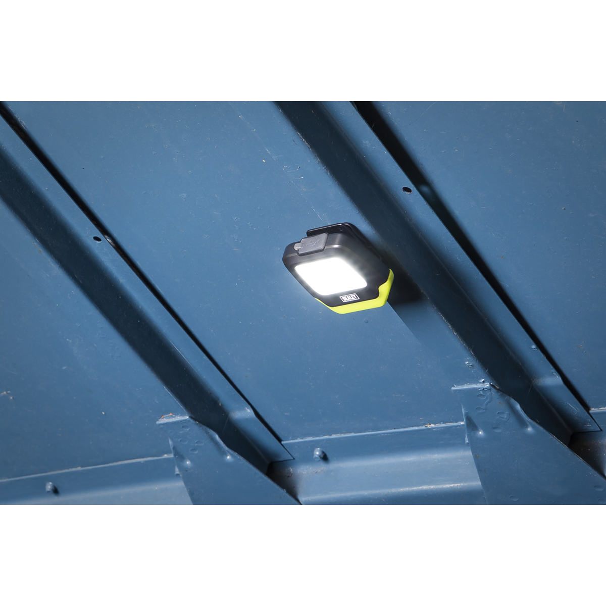 Sealey 2W & 1.5W SMD LED Rechargeable Clip Light With Auto-Sensor HT02LED