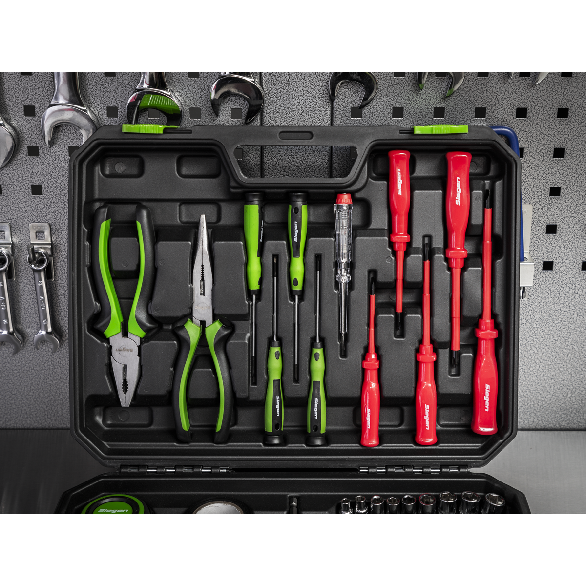 Sealey Tool Kit With Reversible 72-Tooth Ratchet Bit Driver 73 Pieces S01220